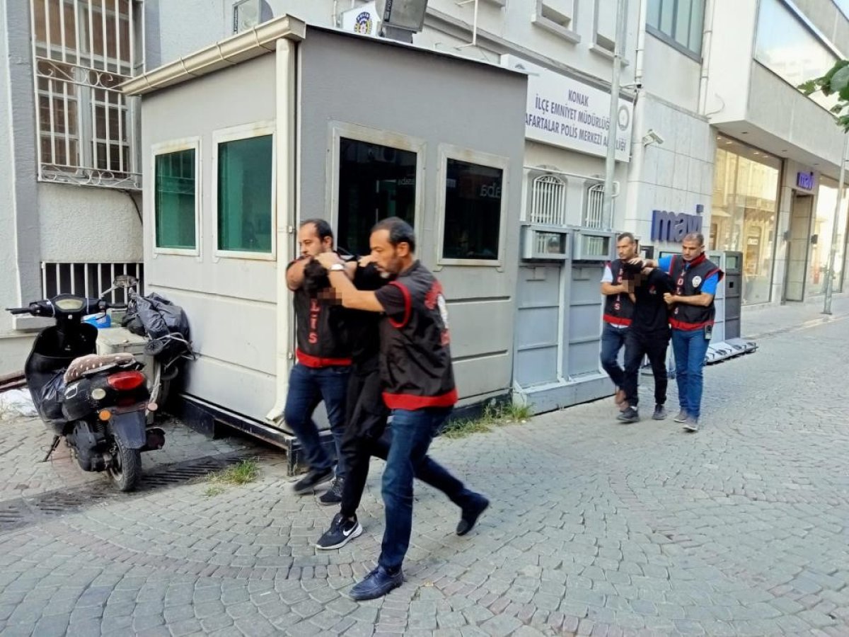 İzmir de içki masasında Kur’an-ı Kerim’i yakan şahıslara tutuklama #2