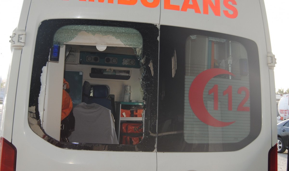 Diyarbakır da, zihinsel engelli şahıs 80 ambulansa zarar verdi #2