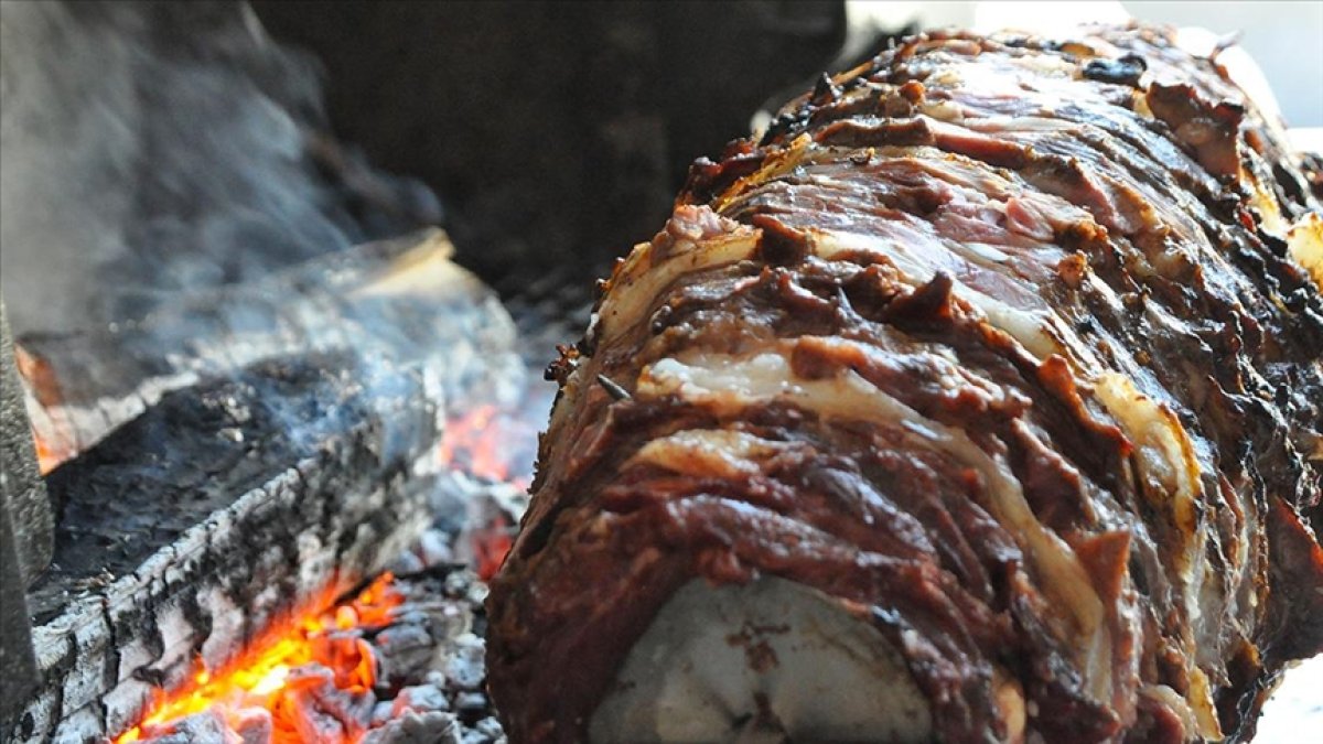 Erzurum ve Artvin in paylaşamadığı lezzet: 'Cağ kebabı' #1