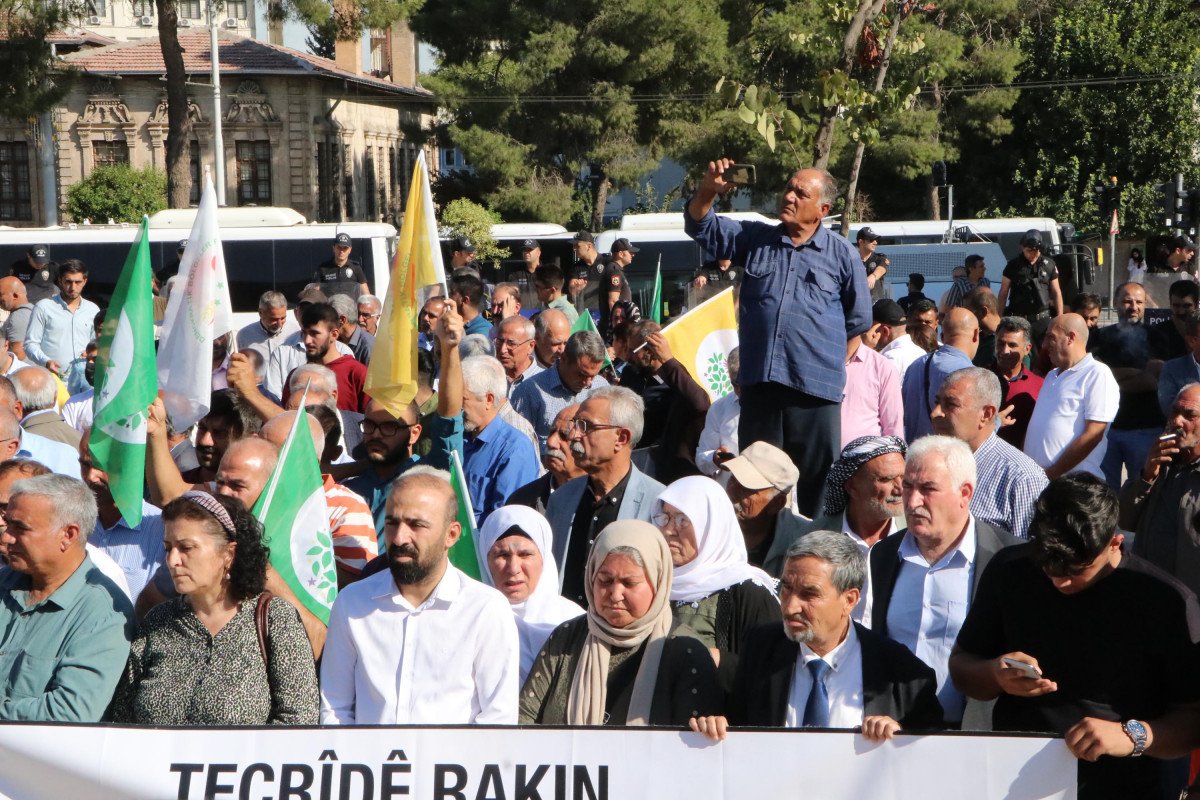 Terörist Abdullah Öcalan lehine slogan atan 5 kişi, gözaltına alındı  #1