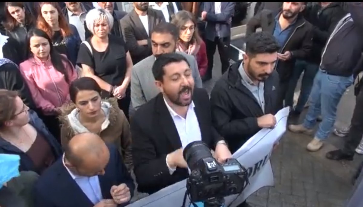 Hakkari’de terör elebaşı Öcalan’a özgürlük yürüyüşüne polis engel oldu #1