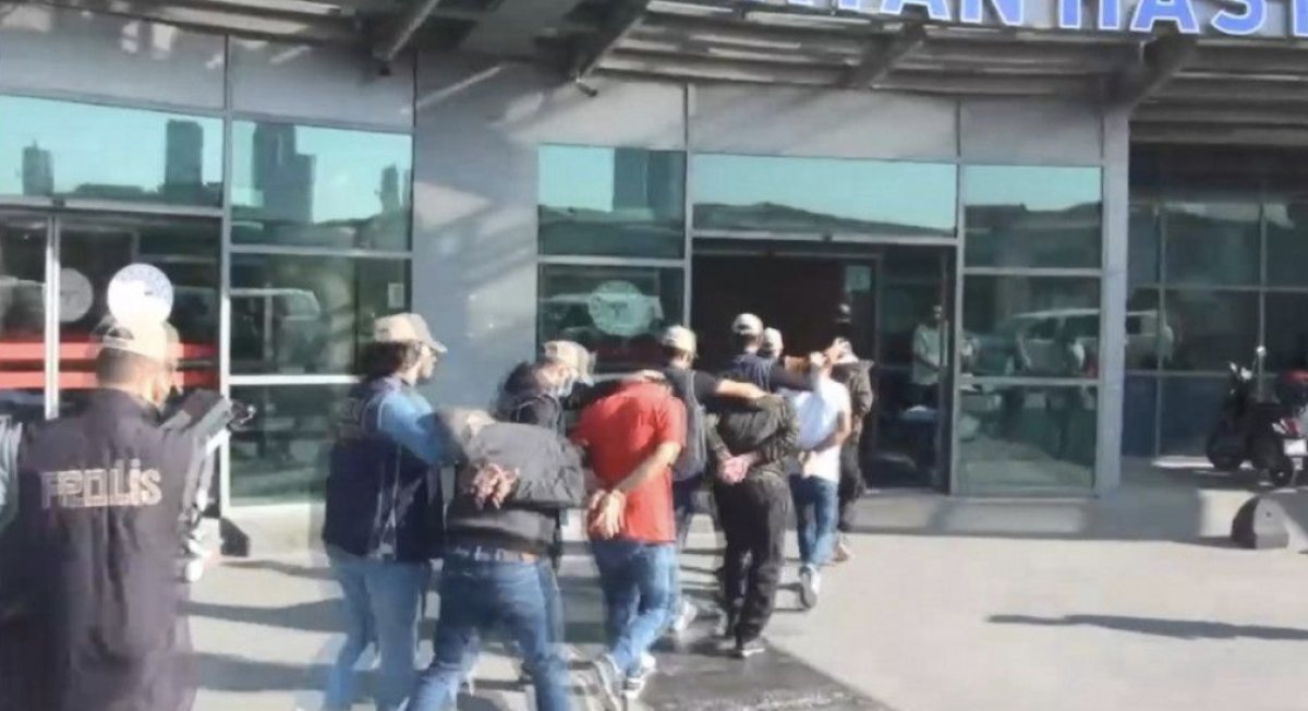İstanbul da terör operasyonunda 12 kişiye gözaltı #2