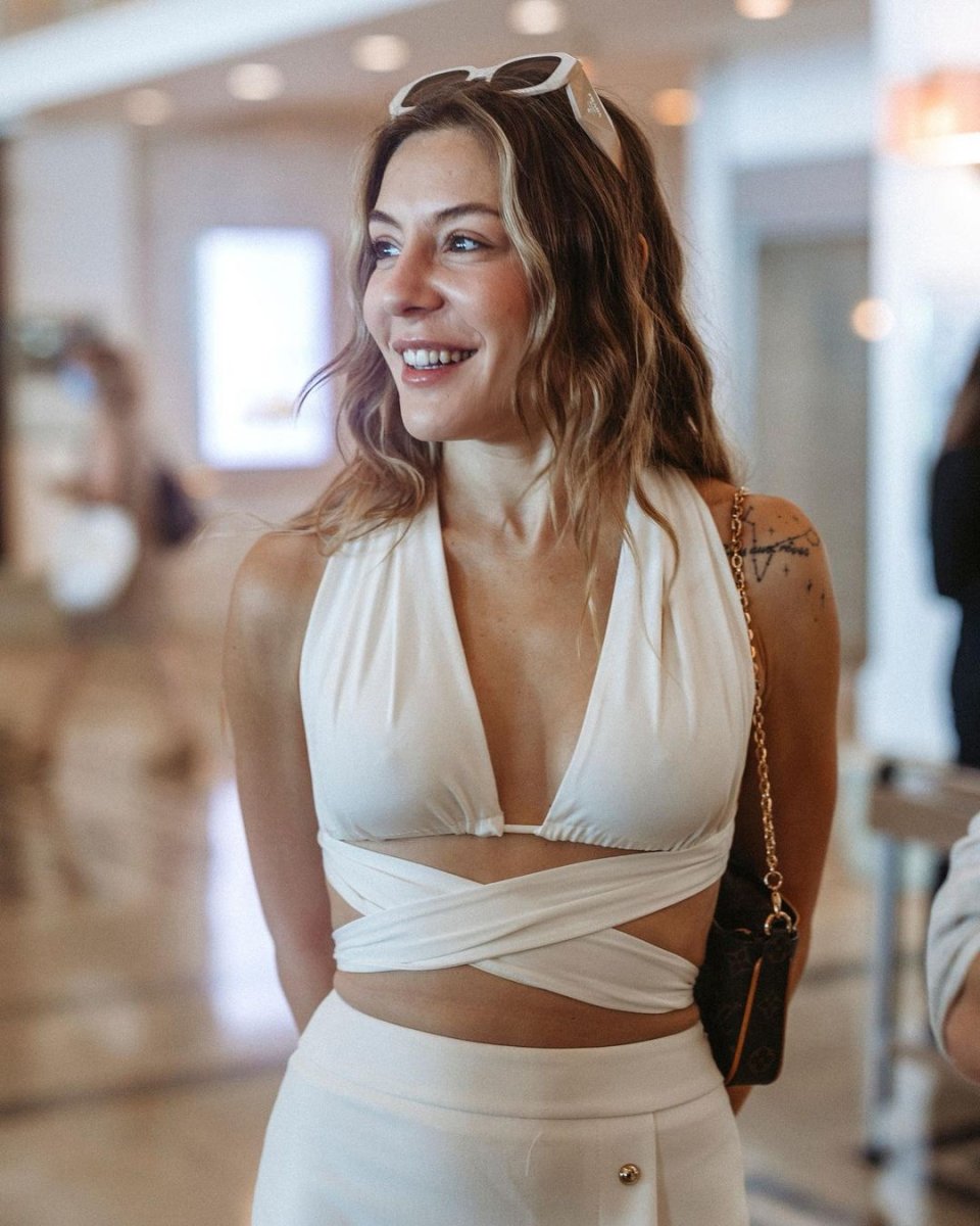 Ege Kökenli, kulak küçültme operasyonu geçirdi #4