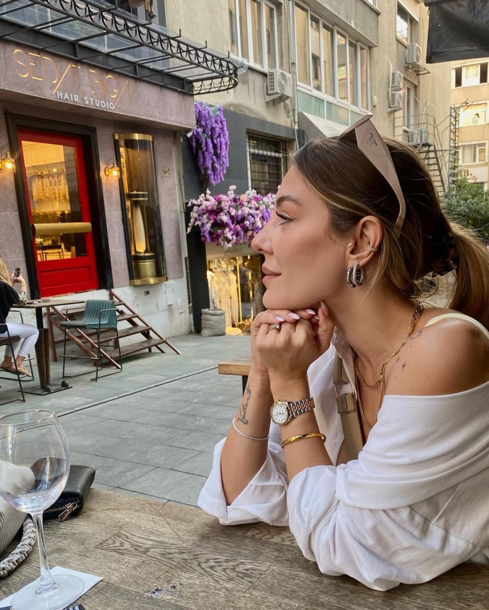 Ege Kökenli, kulak küçültme operasyonu geçirdi #1