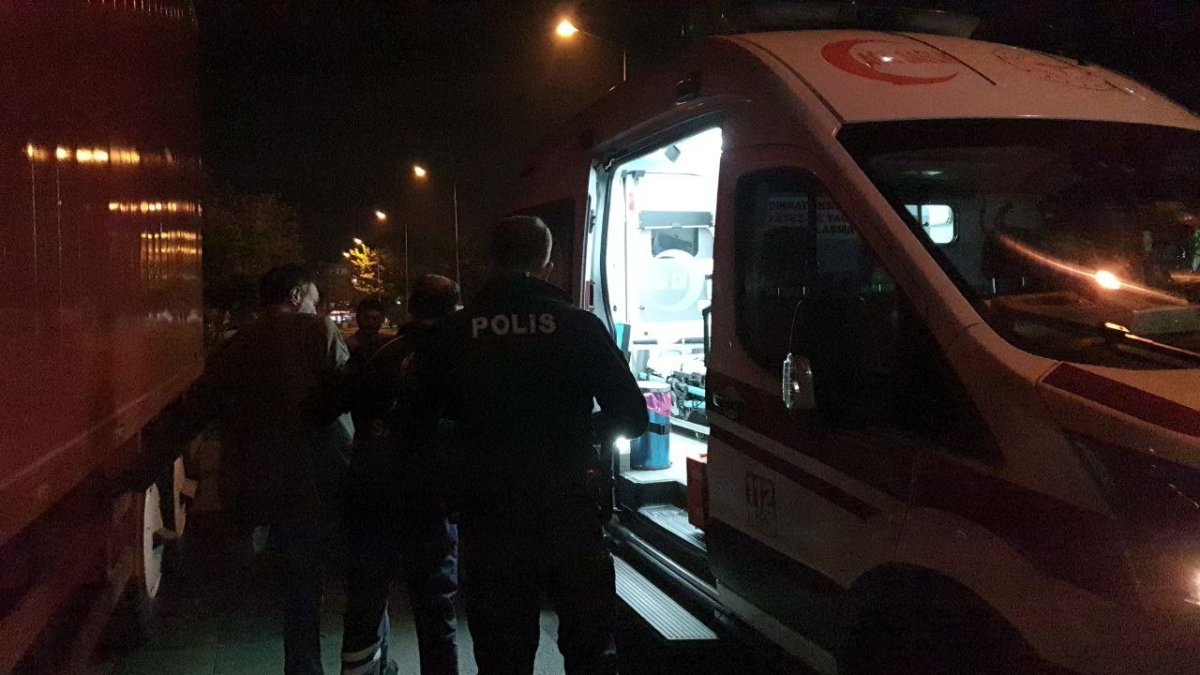 Kayseri'de evinden kabloyla inmeye �al��an adam yere d��t�