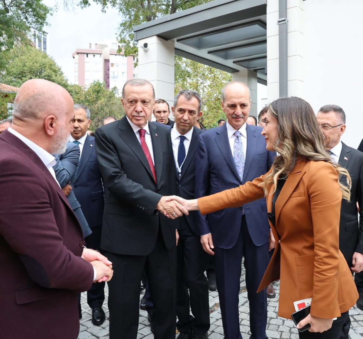 Cem Vakfı yöneticisi Esma Ersin görevinden alındığını duyurdu