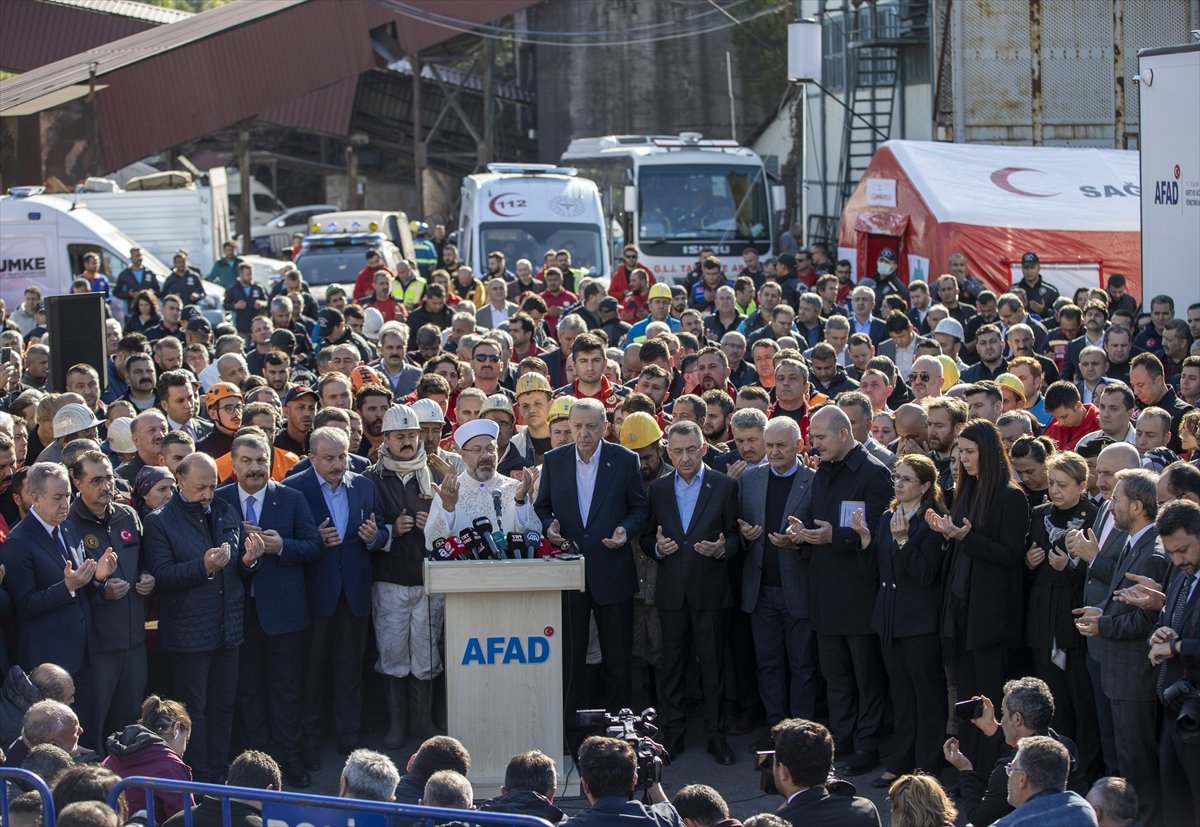 Ali Erbaş, Bartın da maden kazasında hayatını kaybedenler için dua etti #5