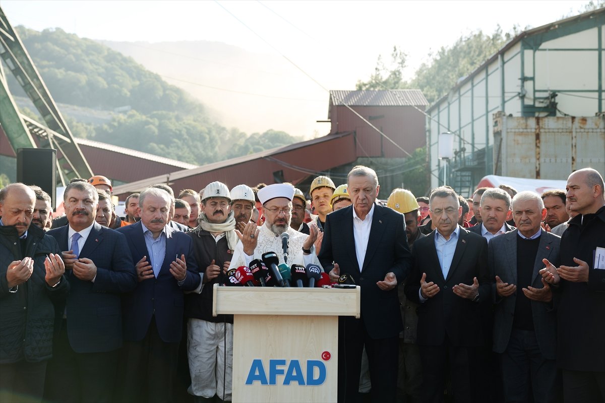 Ali Erbaş, Bartın da maden kazasında hayatını kaybedenler için dua etti #2