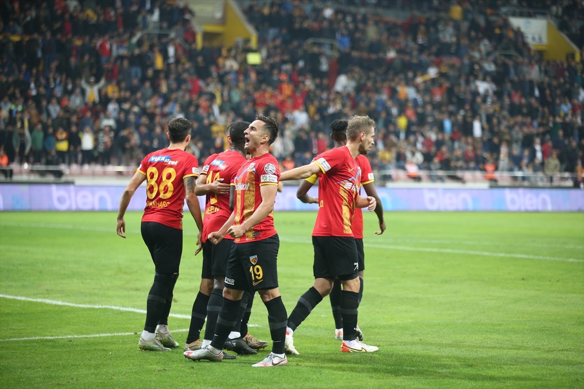 Galatasaray, Kayserispor a mağlup oldu #1