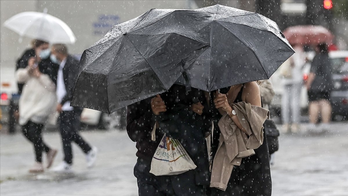 İstanbul için meteorolojiden fırtına uyarısı geldi #1