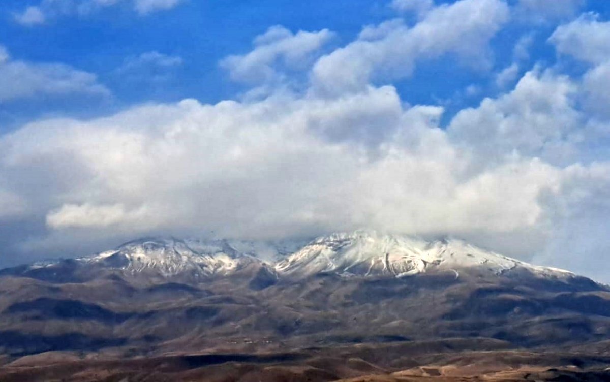 Bitlis in Süphan Dağı na sezonun ilk karı yağdı #1