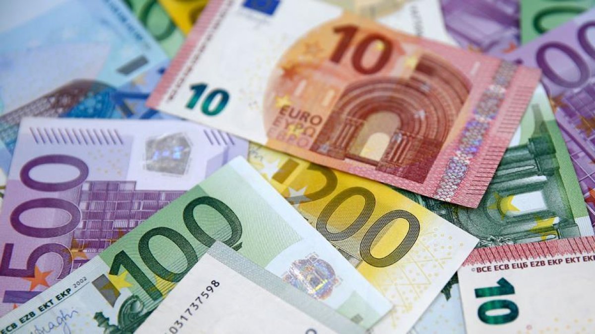 Euro Bölgesi nde eylül enflasyonu yüzde 9,9 a yükseldi #1
