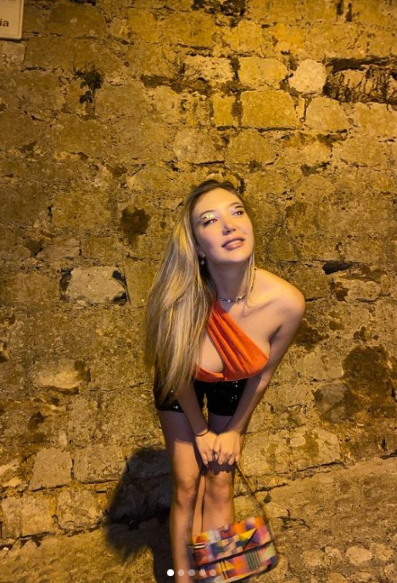 Deep cleavage night pose by Yasmin Erbil, daughter of Mehmet Ali Erbil!  'Oh my heart I say' #7