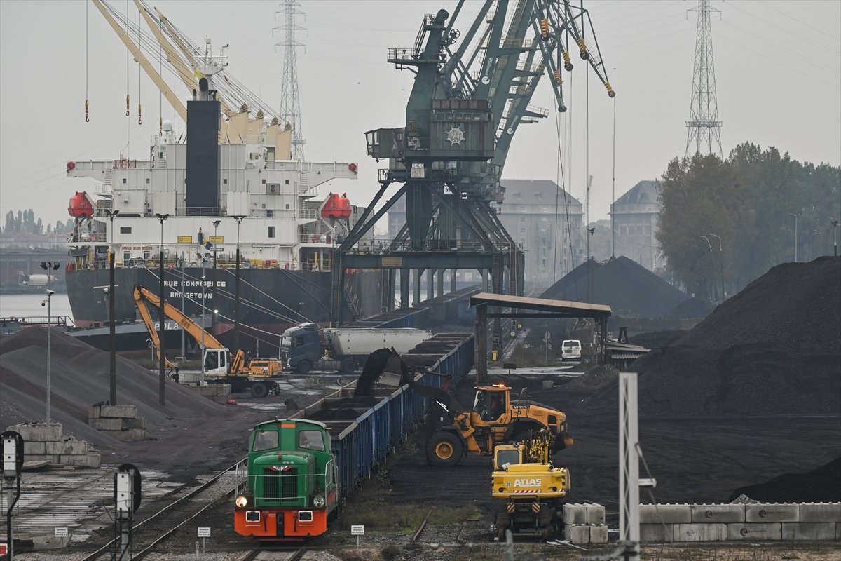 Polonya limanlarında kömür sevkiyatları hızlandı #6
