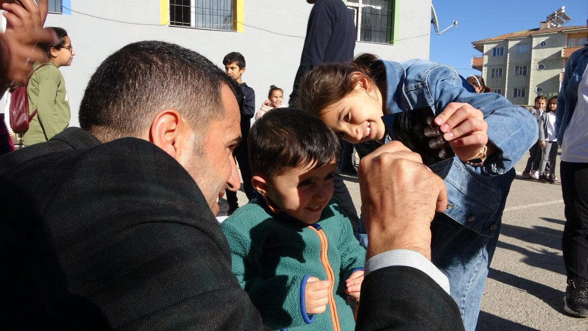 Hakkari de öğrenciler karton kutu düzeneğinden güneş tutulmasını izledi #4