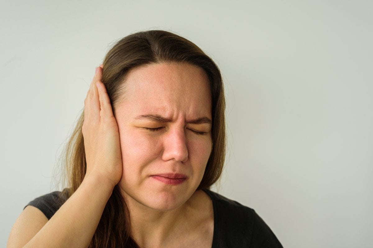 Kulak ağrısı ve ses kısıklığı tiroid kanserini gösteriyor #1