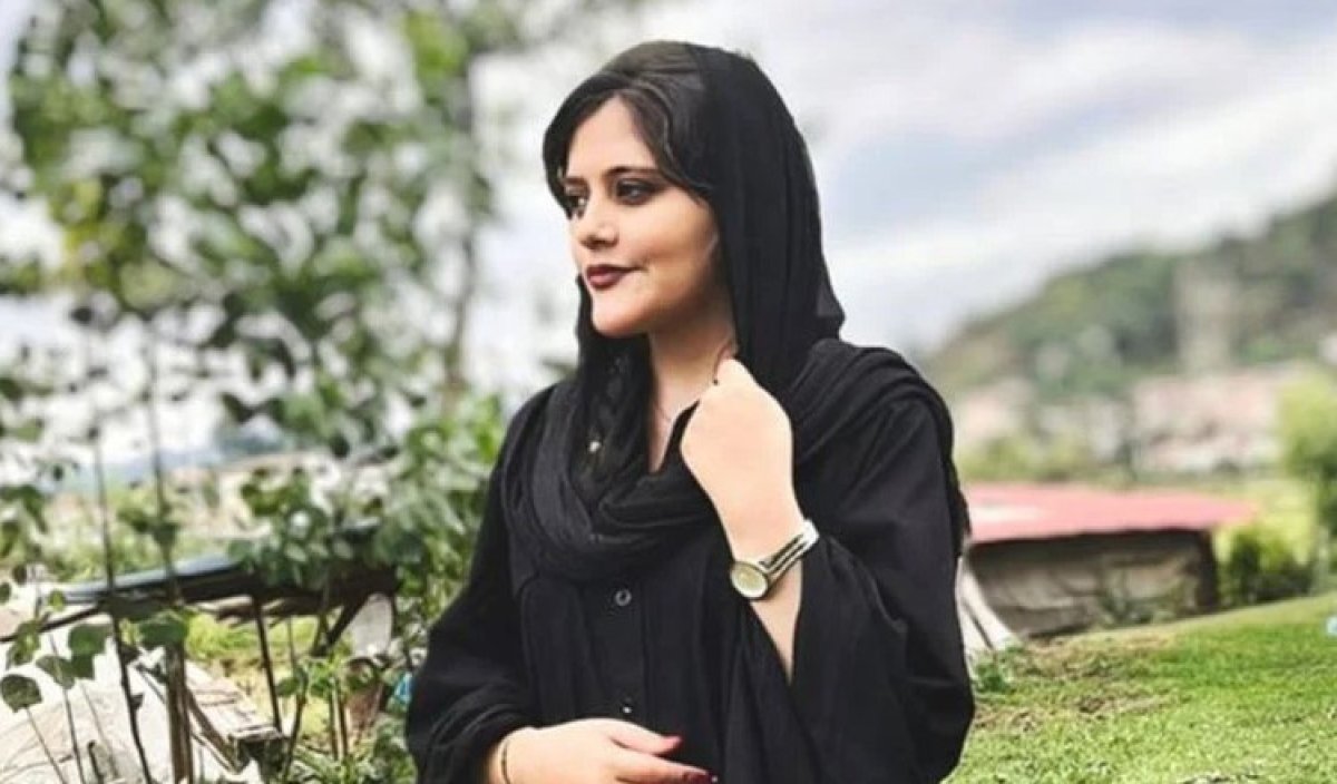 İran da Mahsa Emini için düzenlenen törende arbede çıktı #3