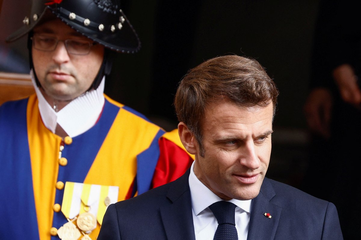 Emmanuel Macron: Bağımlılıklarımızın sonucu olan bir enflasyondan geçiyoruz #1