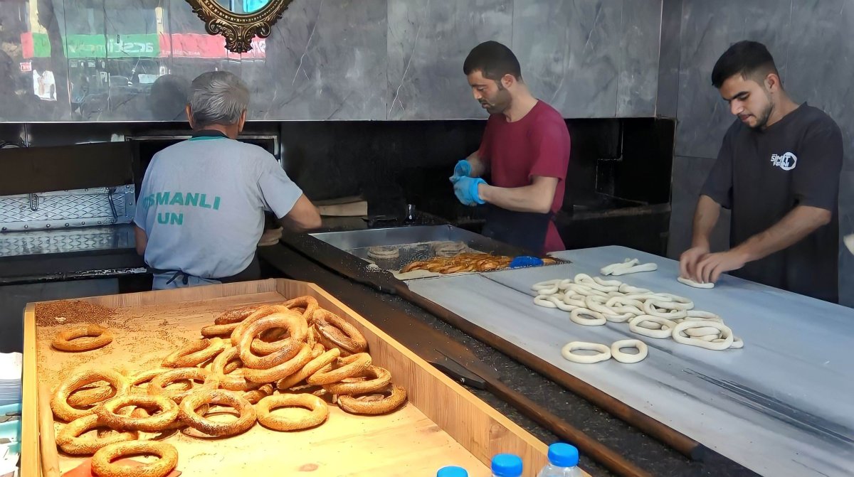 Samsunlu vatandaşlardan Yunanistan a simit tepkisi #2