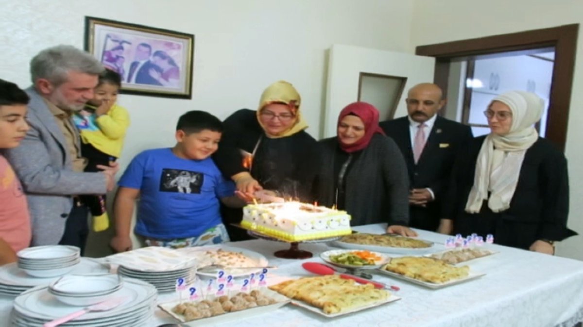 Kahramanmaraş taki şehit oğluna doğum günü kutlaması #2
