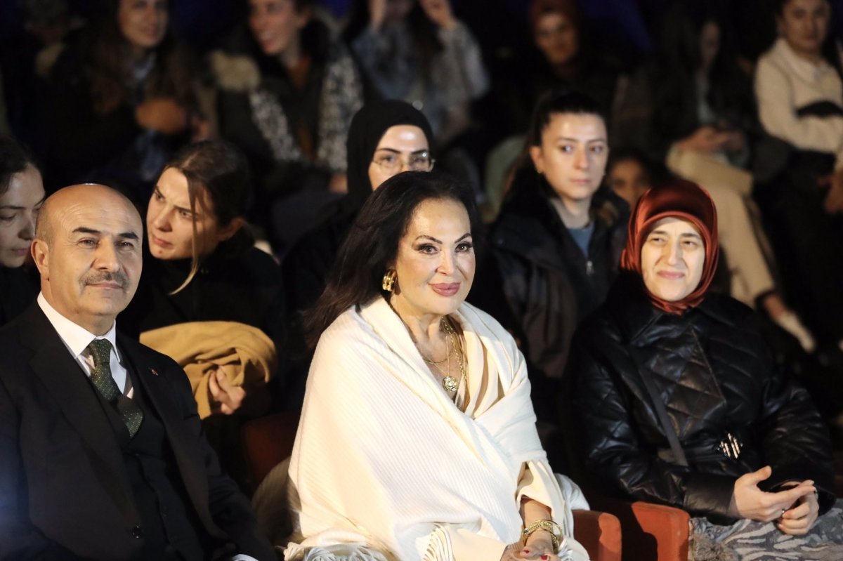 Türkan Şoray Mardin de hayranlarıyla film izledi #5