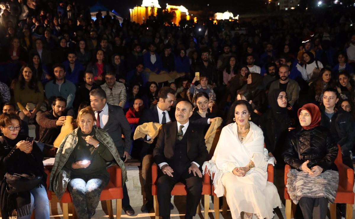 Türkan Şoray Mardin de hayranlarıyla film izledi #4