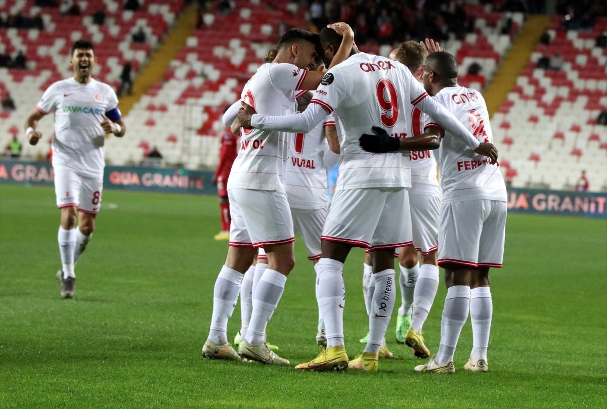 Antalyaspor, Sivasspor deplasmanında galip  #1