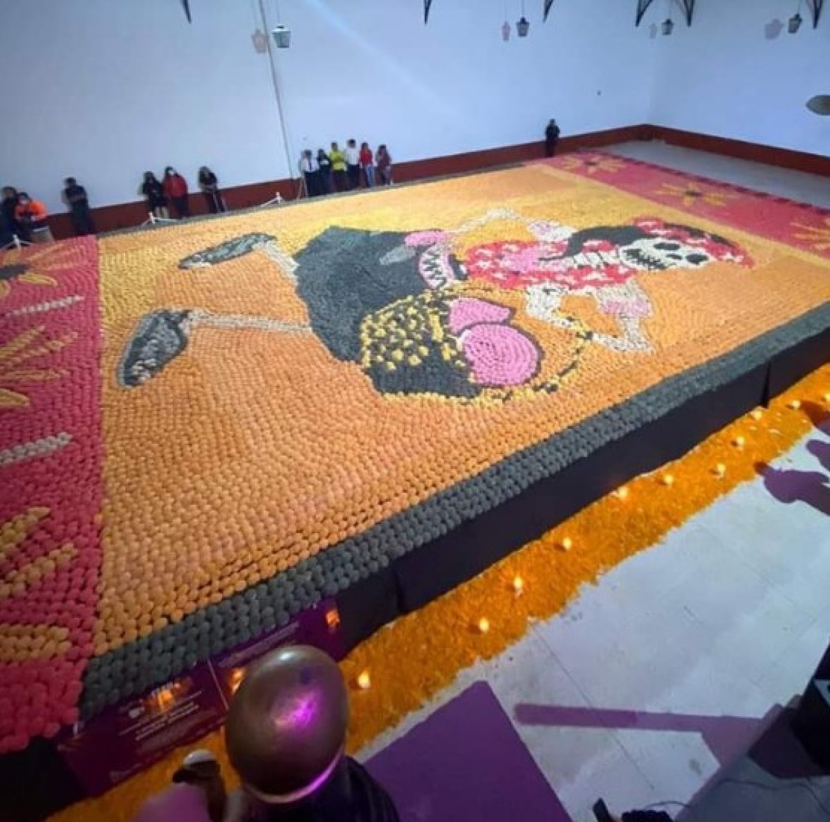Mosaic painting made from more than 20,000 colored breads in Mexico #4