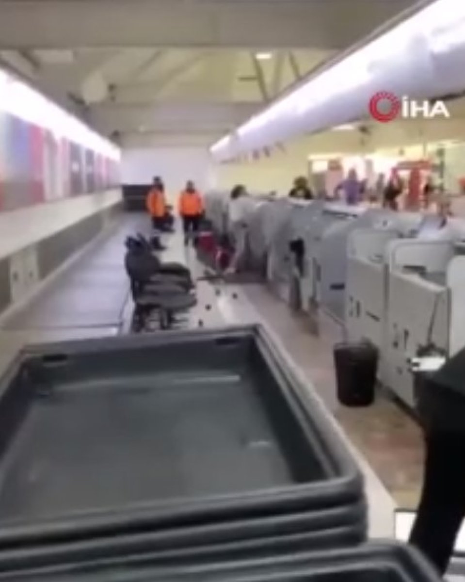 Meksika’da öfkeli yolcu havaalanını birbirine kattı #3