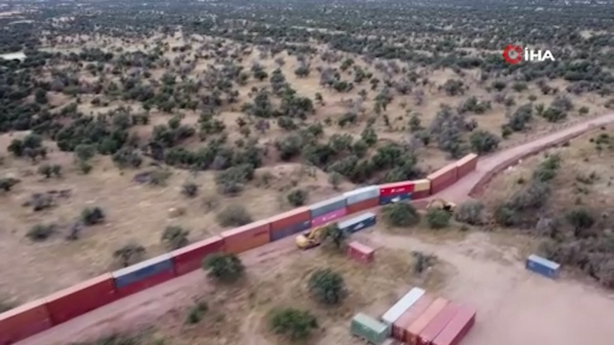 ABD-Meksika sınırına konteynerden duvar örüldü #2
