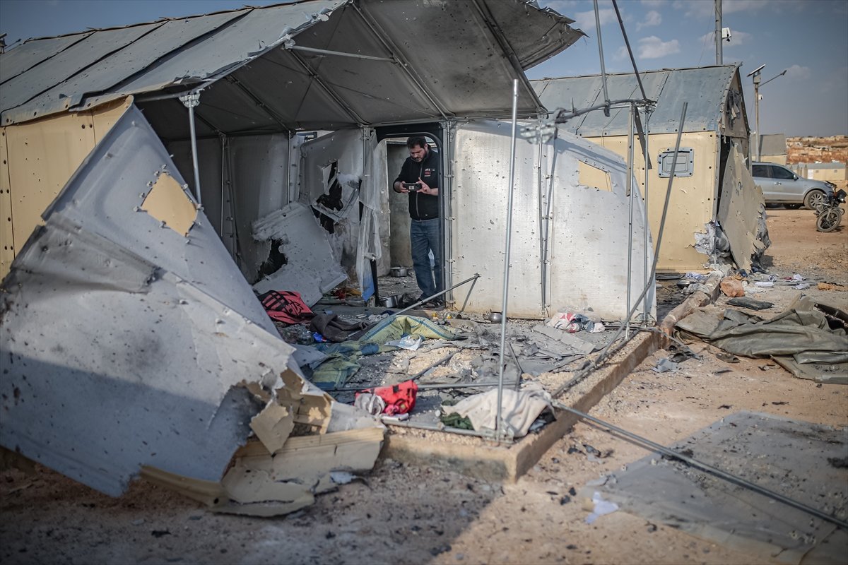 Suriye de Esad güçlerinden mülteci kampına saldırı: 6 ölü, 75 yaralı #9