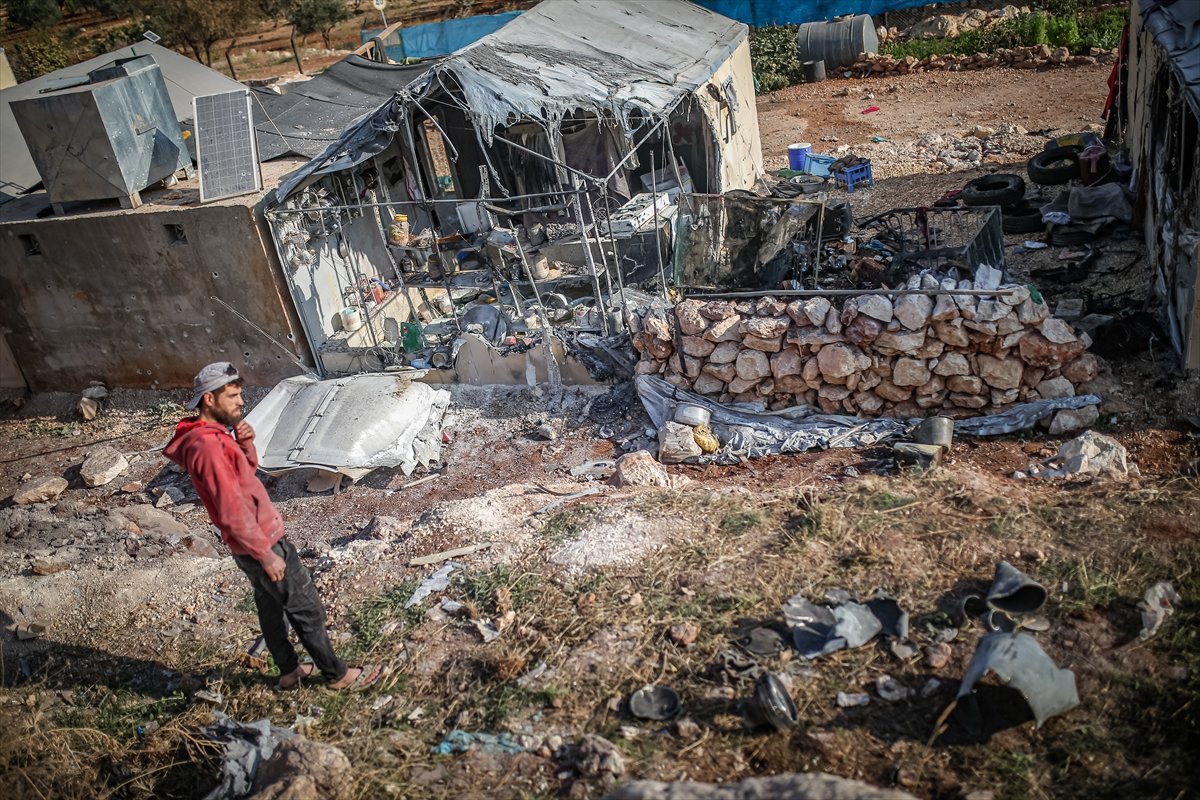 Suriye de Esad güçlerinden mülteci kampına saldırı: 6 ölü, 75 yaralı #7