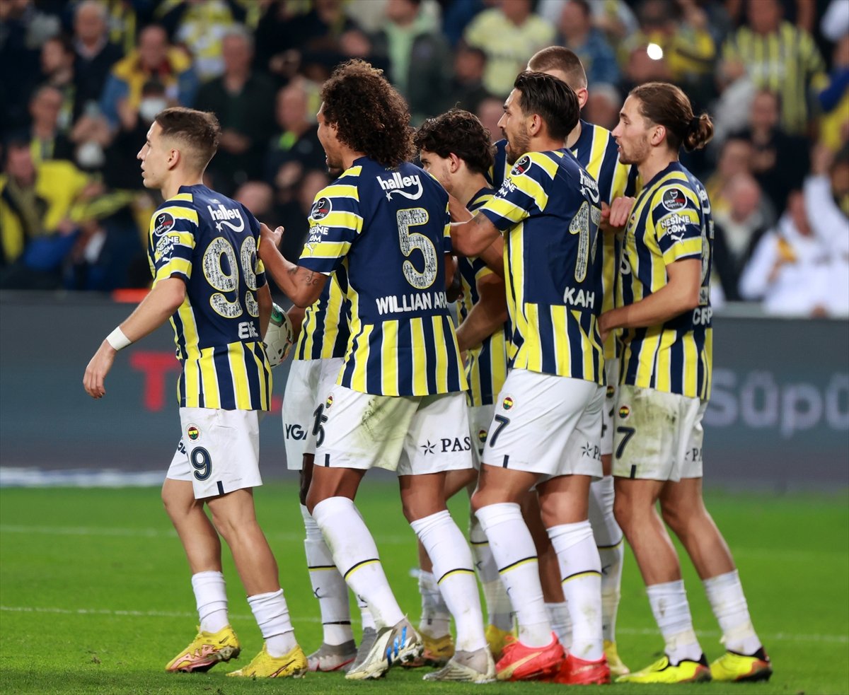Fenerbahçe, Sivasspor u tek golle mağlup etti #3