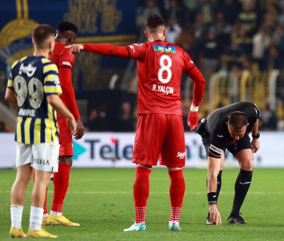 Fenerbahçe, Sivasspor u tek golle mağlup etti #6