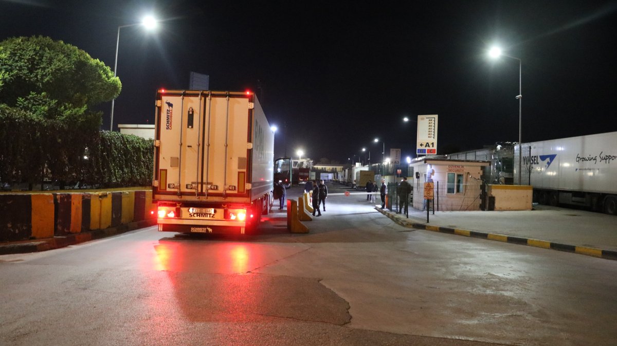 Kapıkule de günlerce bekleyen tır sürücüleri: Türkiye’nin ihracatı baltalanıyor #5