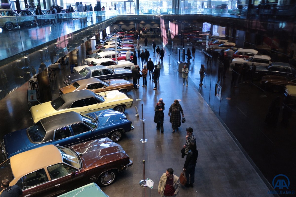 Konya da düzenlenen nostaljik otomobil sergisi, ziyaretçileri geçmişe götürüyor #2