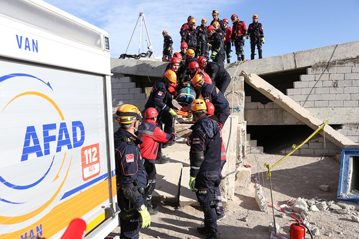 Van da 2 yılda 375 gönüllüden oluşan 15 arama kurtarma ekibi kuruldu #3