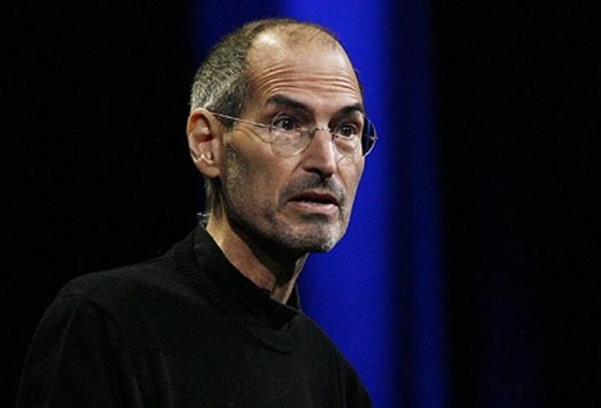 Steve Jobs un servet değerindeki terliği: 218 bin 750 dolar  #1
