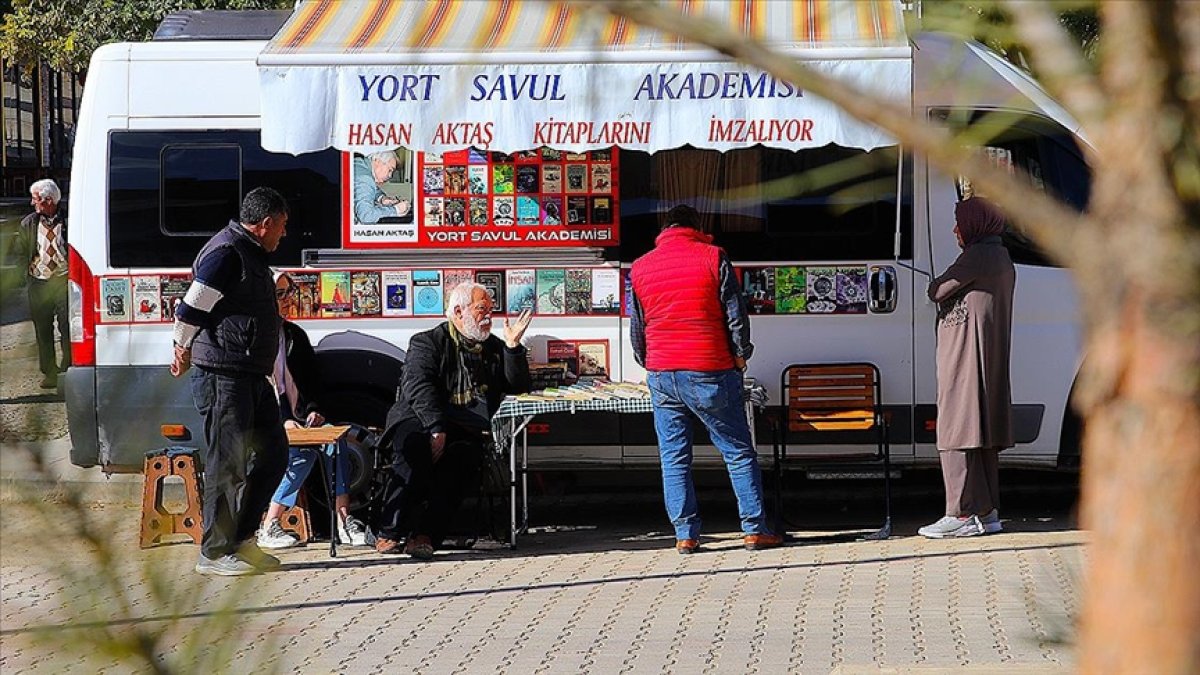 Gezgin yazar Hasan Aktaş, karavanla okurlarına ulaşıyor #1