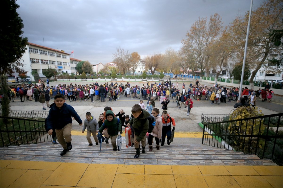 Ara tatilin ardından 19 milyon öğrenci için bugün ders zili çaldı #9