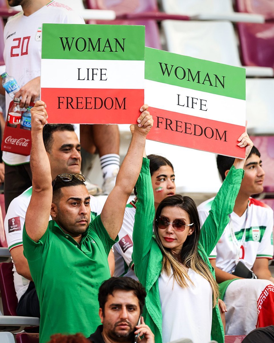 İran Milli Futbol Takımı ulusal marşa eşlik etmedi #2
