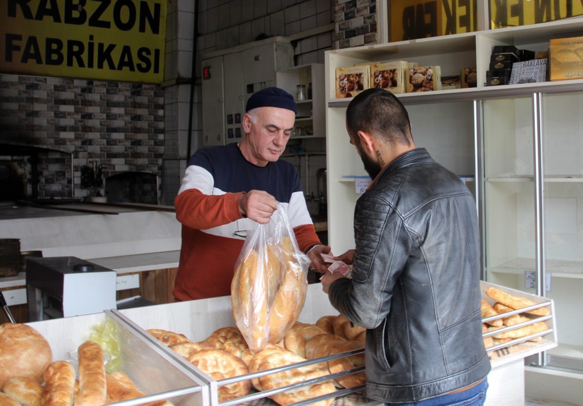 Sivas ta ekmeği ucuz satan esnaf tehdit alıyor #1