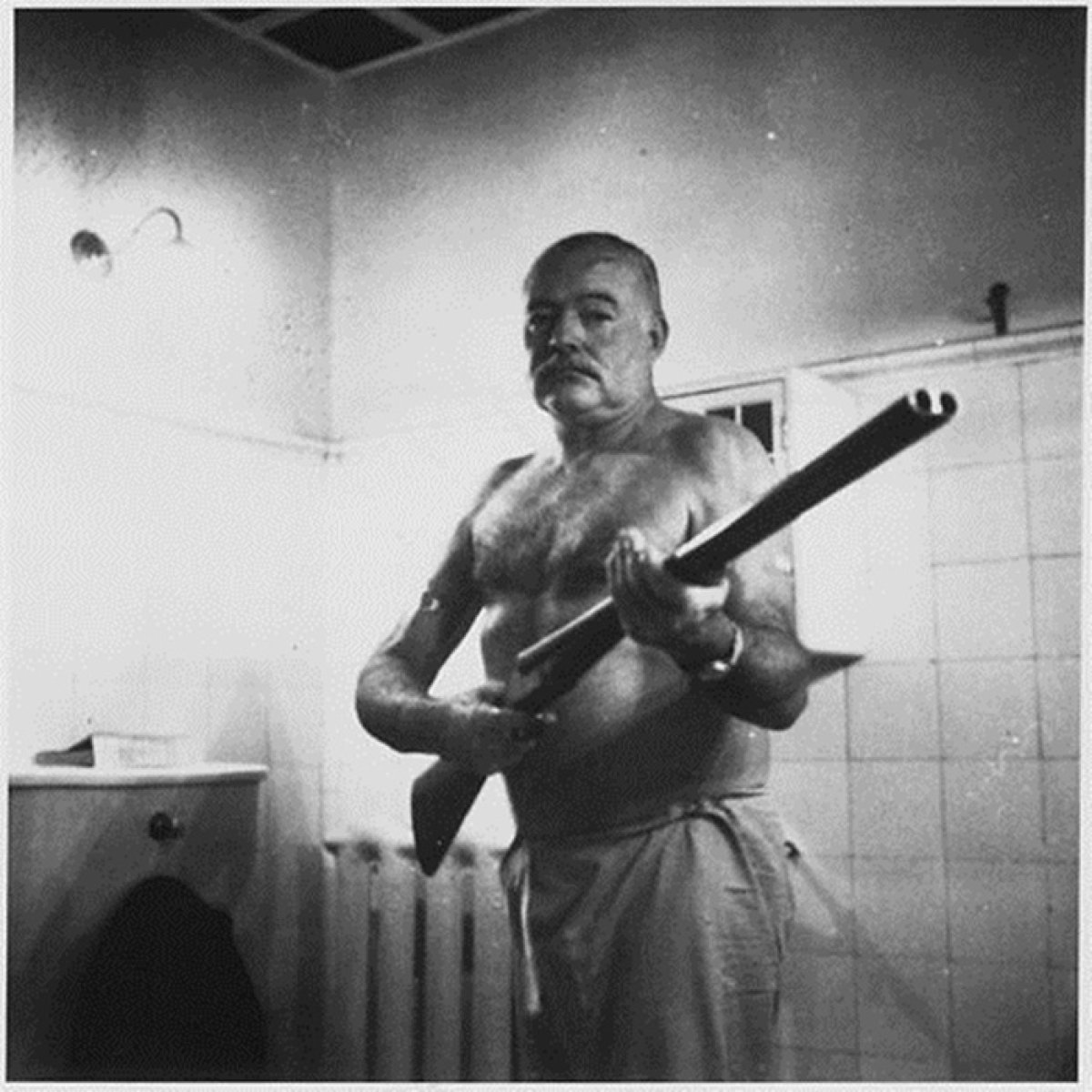 Dünya edebiyatında çığır açan Ernest Hemingway’in silah ve avcılık tutkusu  #4
