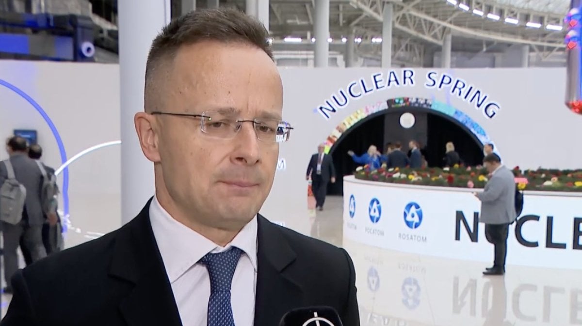 Macaristan Dışişleri Bakanı, Rusya da nükleer enerji fuarına katıldı #1