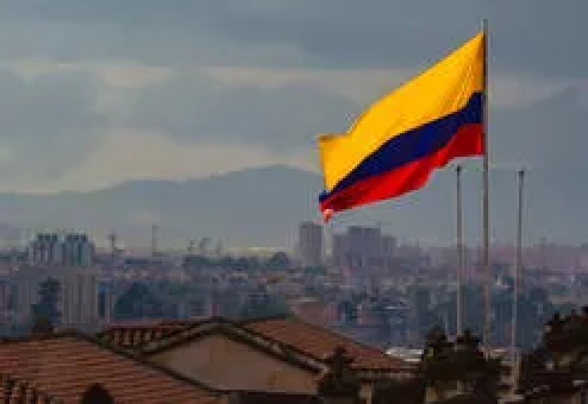 Kolombiya da düzensiz silahlı gruplar çatıştı: 18 kişi ölü #1