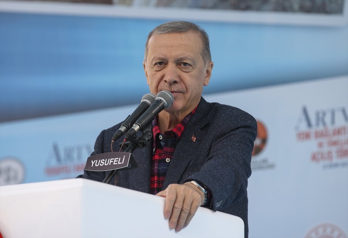 Cumhurbaşkanı Erdoğan: Teröristlerin kökünü kazıyacağız #1