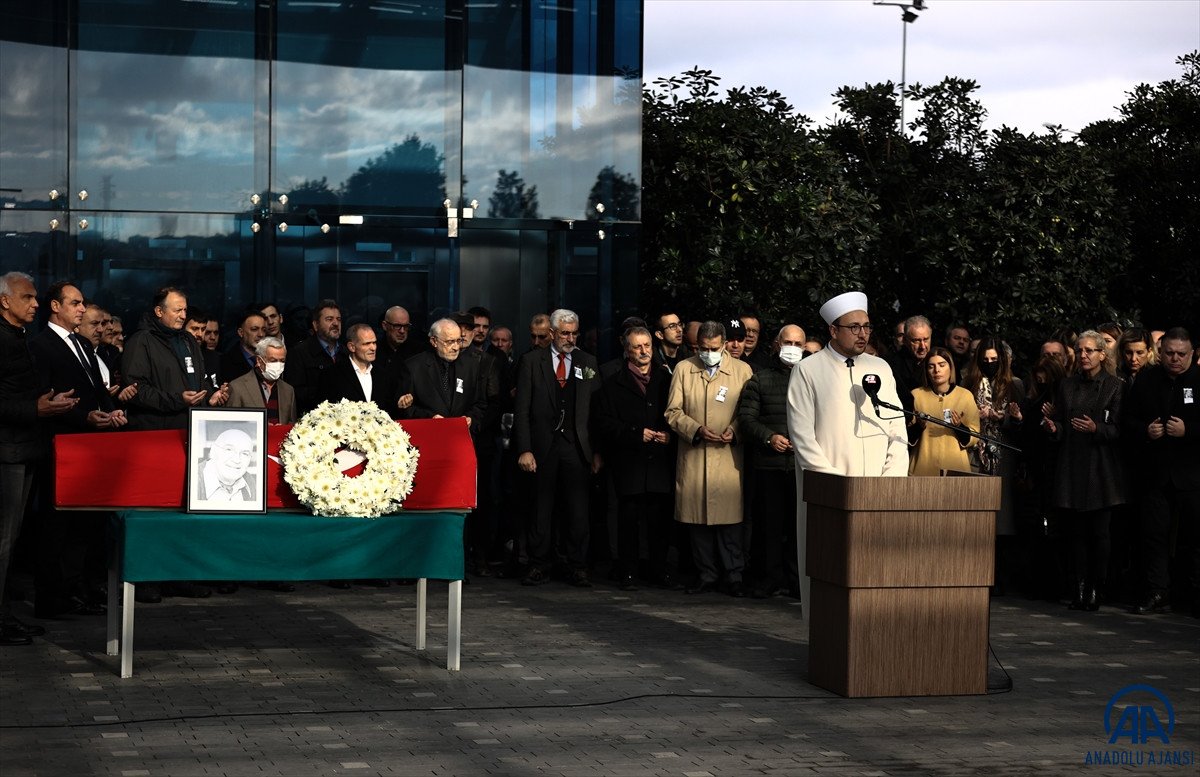 Gazeteci Hıncal Uluç un cenazesi toprağa verildi #1