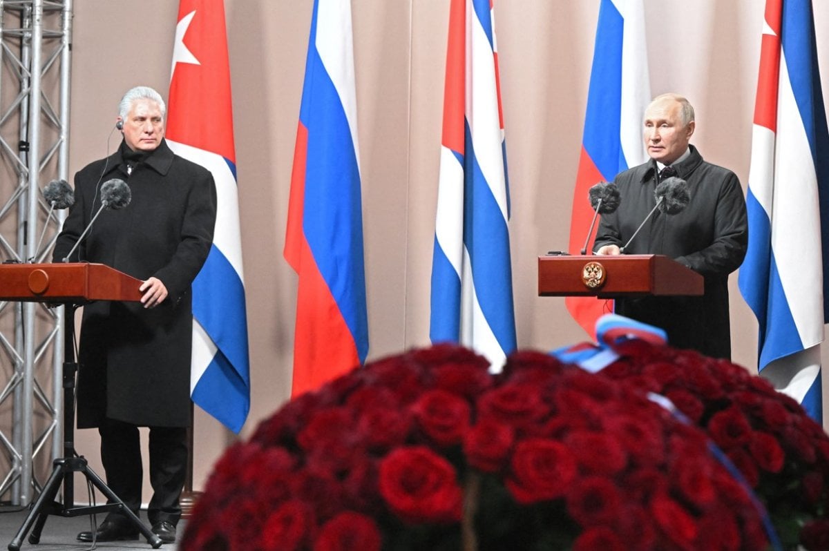 Küba Devlet Başkanı Diaz-Canel, Moskova da Putin ile görüştü #2