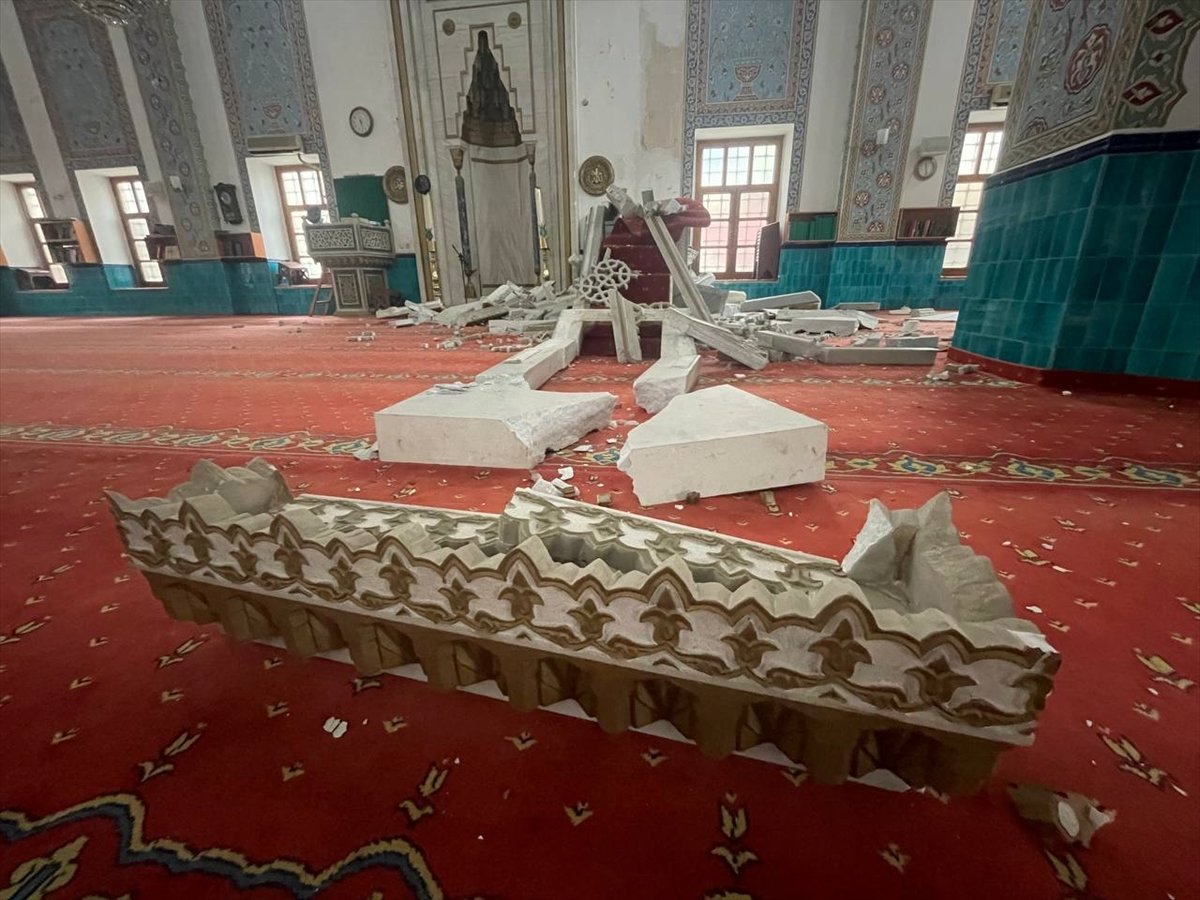 Düzce de Fatih Camii nde hasar oluştu #8