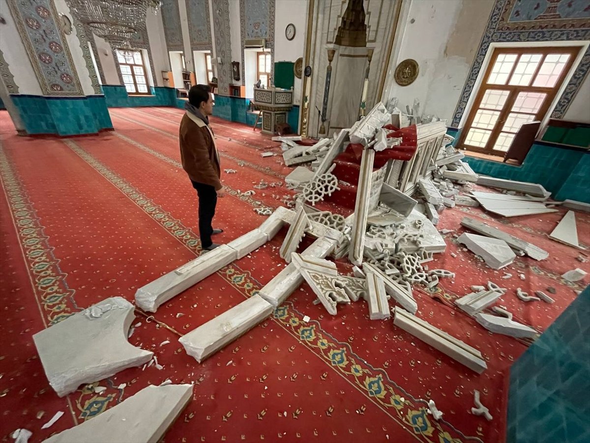 Düzce de Fatih Camii nde hasar oluştu #2